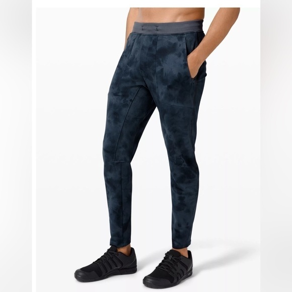 LULULEMONTextured Tech Pants In Diamond Dye Iron Blue True Navy